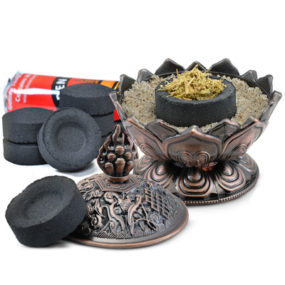 Sæt med palo santo-spåner, røgelsesbrænder og røgelseskul