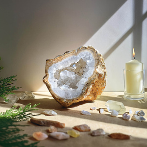 Lille bjergkrystal – Kvartsgeode 1 stk.