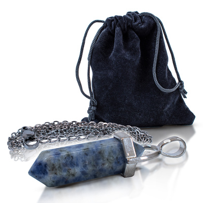 Vedhæng med Blue Spot Stone i pose + kæde